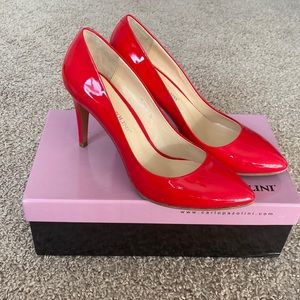 Red patent leather heeled shoes 👠 leather
